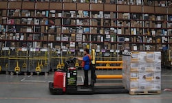 Ein Amazon-Warenlager in Mexiko: In den Lagern des US-Onlineriesen kommen Roboter zum Einsatz, ...