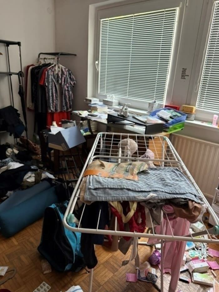 Frau F. fand ihre Wohnung am Pfingstmontag völlig durchwühlt vor.