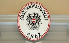 Der Politiker hat seinen Rücktritt bekannt gegeben.
