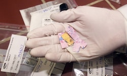 Fentanyl kann auf mehrere Weisen verabreicht werden – unter anderem als „Löschblattdroge“.