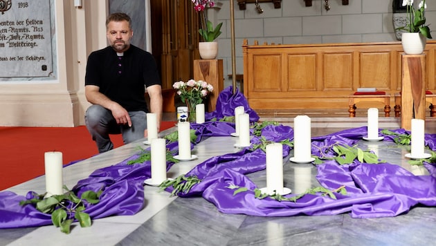 Pater Bernhard Pesendorfer in seiner Vinzenz-Kirche in Graz. 
