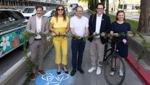 Bezirksrat Josef Zeihsel, Mobilitätstadträtin Ulli Sima, Bezirksvorsteher Dietmar Bauchrecht, ...