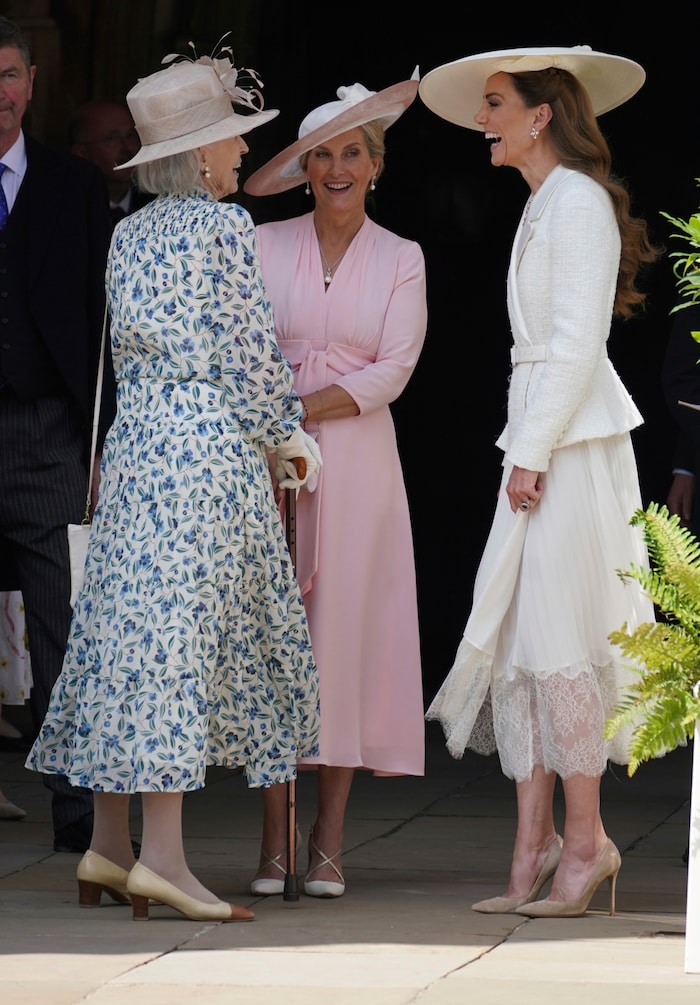 Noch am Montag unterhielt sich Prinzessin Kate (rechts) bestens gelaunt mit Sophie, Herzogin von ...