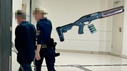 Der angeklagte Wiener überging sein Waffenverbot dreist. Die abgebildete Waffe ist ein ...