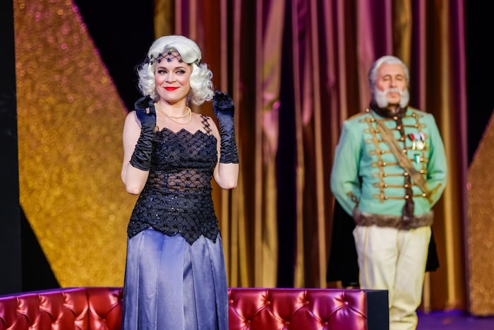 Sieglinde Feldhofer, Beppo Binder (Baron Boris Brusowsky, der Adjutant des Prinzen)