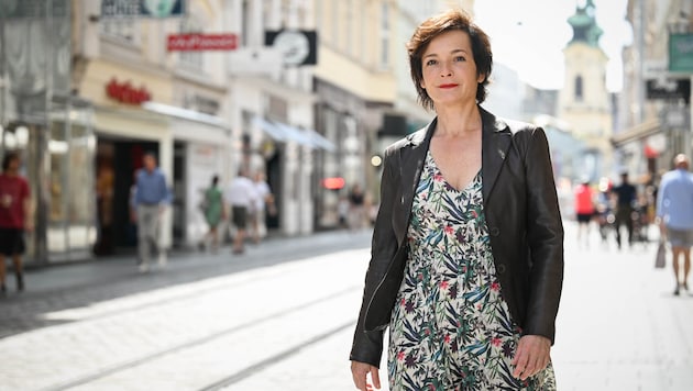SOKO Linz-Chefin Katharina Stemberger dreht wieder in Linz – und tritt in Meggenhofen auf;