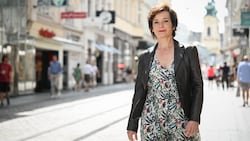 SOKO Linz-Chefin Katharina Stemberger dreht wieder in Linz – und tritt in Meggenhofen auf;