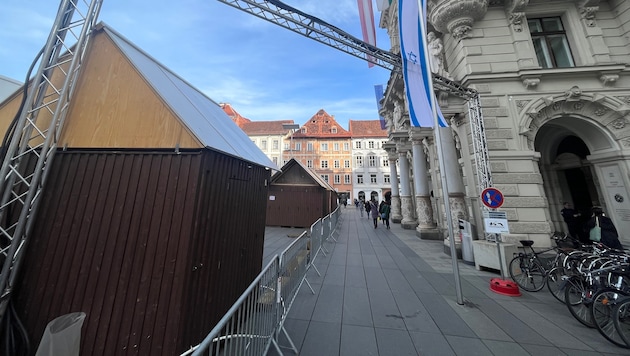 Aus Solidarität wurde am Grazer Rathaus die Israel-Fahne gehisst.