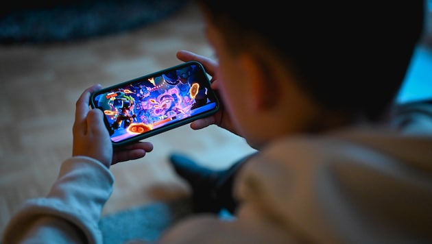 In vielen Kinderzimmern gehört das Handy zum Inventar.