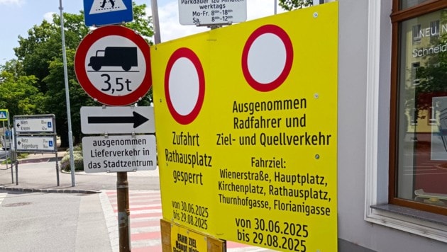 Beim Vorbeifahren sind Verkehrsschilder unverständlich, finden auch ein Buslenker Zimmermann und ...