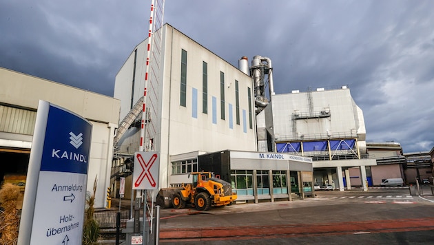 Der Spanplattenhersteller Kaindl will auf seinem Firmengelände ein Heizkraftwerk bauen.