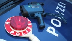 Die Polizei ertappte den Raser bei Laserkontrollen. (Symbolbild)