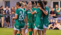 Großer Jubel bei den Frauen des SK Rapid.