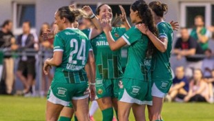 Großer Jubel bei den Frauen des SK Rapid.