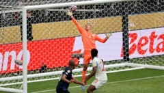Goalie Zawieschitzky machte ein starkes Debüt.