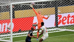 Goalie Zawieschitzky machte ein starkes Debüt.
