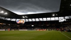 Der Moment, in dem man sich im TQL Stadium von Cincinnati zur Unterbrechung der Partie Red Bull ...
