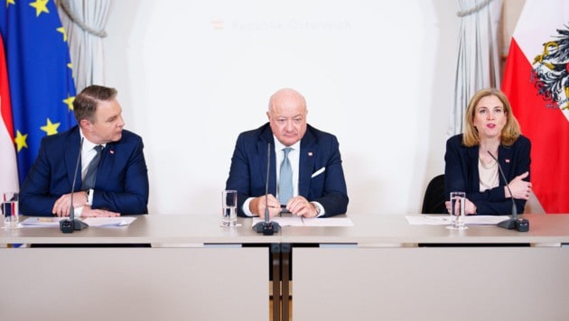 Für ihre Ausgaben in der Kritik: die Spitze der Dreierkoalition