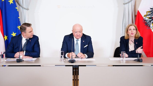 Für ihre Ausgaben in der Kritik: die Spitze der Dreierkoalition