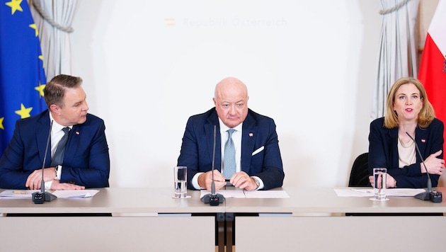 Für ihre Ausgaben in der Kritik: die Spitze der Dreierkoalition