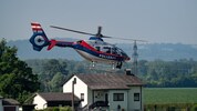 Auch ein Hubschrauber kam zum Einsatz – er kreiste über den Köpfen der Teilnehmer.
