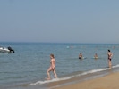Badegäste in Giechenland (Archivbild)