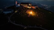 Mystische Sonnwendstimmung auf der Hohen Salve im Unterland.