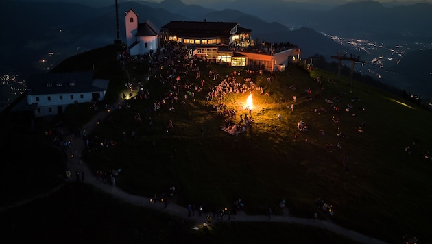 Mystische Sonnwendstimmung auf der Hohen Salve im Unterland.