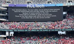 Gewitterwarnung! Die Fans das Metlife-Stadium verlassen