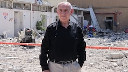 Israels Ministerpräsident Netanyahu ist im eigenen Land nicht unbedingt beliebt. Das hält ihn ...