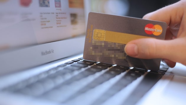 Kredit- und Bankomatkarten wurden gestohlen.