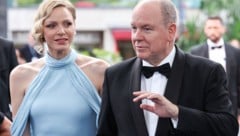Fürstin Charlène sorgte mit ihrem Look mal wieder für Aufsehen.