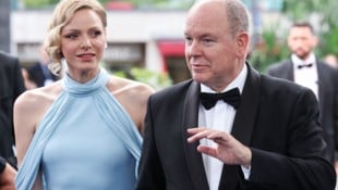 Fürstin Charlène sorgte mit ihrem Look mal wieder für Aufsehen.