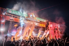Jetzt Infos checken, Festivalfreunde zusammentrommeln und abfeiern!