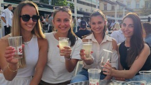 Mit Freundinnen ins Wochenende starten – dazu lädt der Afterwork-Markt.