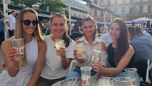 Mit Freundinnen ins Wochenende starten – dazu lädt der Afterwork-Markt.