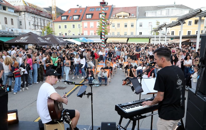 Lässige Musik und kühle Drinks: Willkommen am Markt!