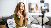 In manchen Fällen versprechen die Influencer Foodwatch zufolge medizinische Wirkungen wie ...