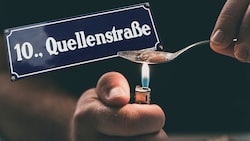 Ein tödlicher Drogenmix in einer Favoritener Wohnung bringt zwei Männer vor Gericht.