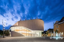 Das Montforthaus wurde 2013/14 am Standort des bisherigen Hauses neu gebaut, es nahm 2015 seinen ...