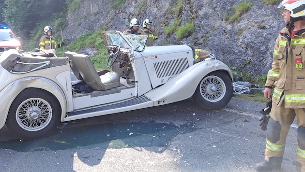 Der Oldtimer wurde stark in Mitleidenschaft gezogen.