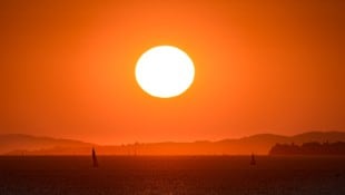 Der Lauf der Sonne beeinflusst, wie wir leben. Am Tag der Sommersonnenwende ist die Nacht am ...