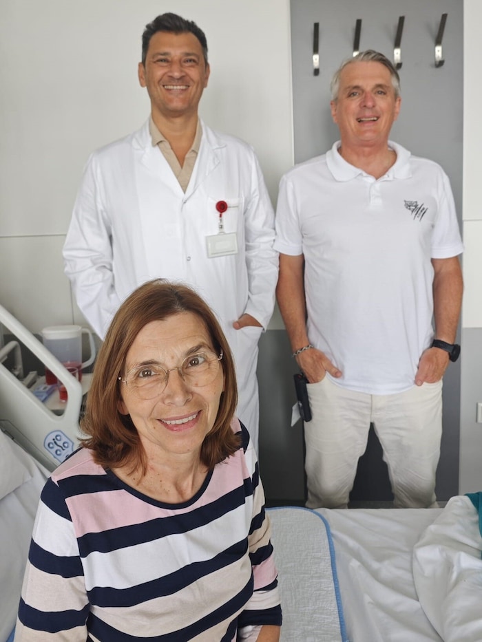 Die Spitzenmediziner Afshin Assadian (li.) und Thomas Starkl retteten der 65-jährigen Patientin ...