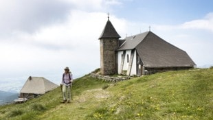 Landschaftlich beeindruckend ist diese Etappe des Pilgerweges, die einen sehr reizvollen Bogen ...
