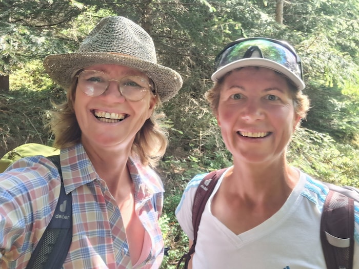 Elisabeth Zienitzer und Silvia Sarcletti (rechts).
