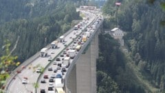 Der Verkehr über den Brenner wird jährlich mehr, der Brenner Basistunnel soll Abhilfe ...