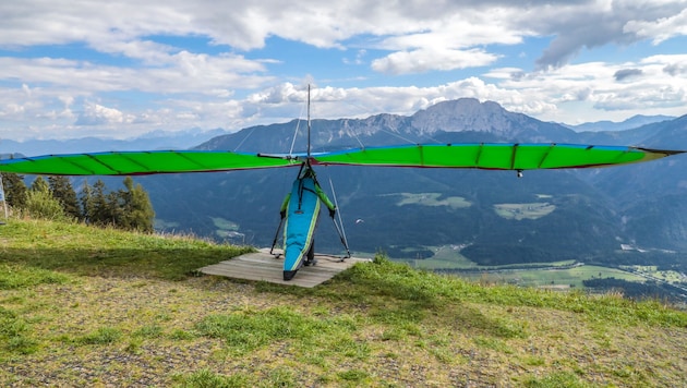 Der Pilot konnte von der Bergrettung Oberes Drautal geborgen werden. (Symbolbild)