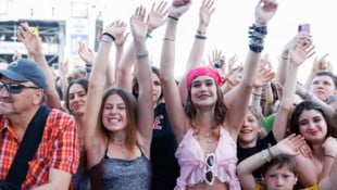 Das Donauinselfest startete am Freitag mit einem fulminanten Programm. Gewohnt mit freiem ...