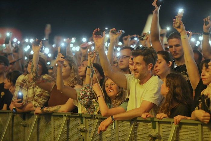 Mit einem Lichtermeer setzte das Donauinselfest ein bewegendes Zeichen für die Amoklauf-Opfer ...
