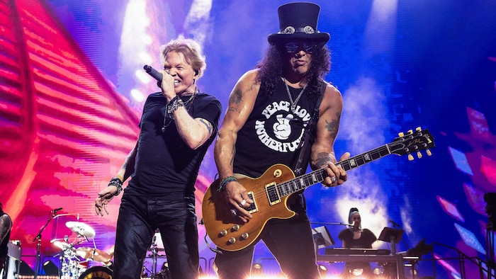 Als Tribut an Ozzy Osbourne spielten Guns N‘ Roses wie schon im Ernst-Happel-Stadion die Songs ...